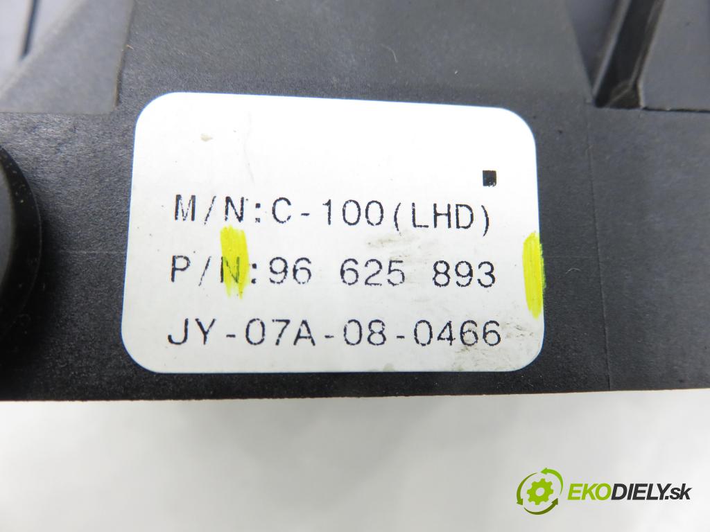 CHEVROLET CAPTIVA (C100, C140) SUV 2007 110,00 2.0 D 4WD 1991,00 potenciometr plynového pedálu 96625893 (Potenciometr plynového pedálu)