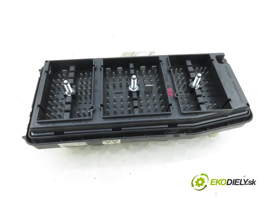 CHEVROLET CAPTIVA (C100, C140) SUV 2007 110,00 2.0 D 4WD 1991,00 Skrinka POJISTKY: