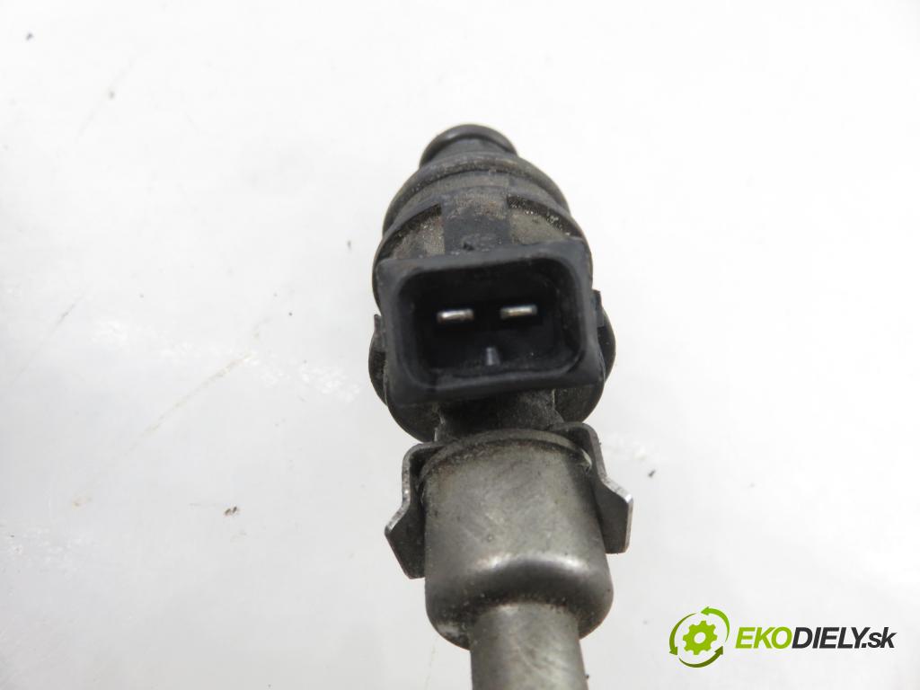 OPEL VECTRA C (Z02) SEDAN 2003 90,00 1.8 16V 122 - Z 18 XE 1796,00 lišta vstřikovací 5WK93151 ; 90536149 (Vstřikovací lišta)