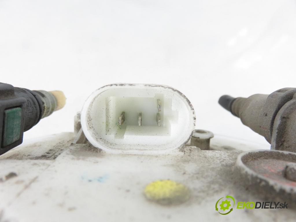 RENAULT ESPACE IV (JK0/1_) MINIVAN 2005 85,00 1.9 dCi 116 - F9Q 820 1870,00 senzor hladiny paliva 8200008529