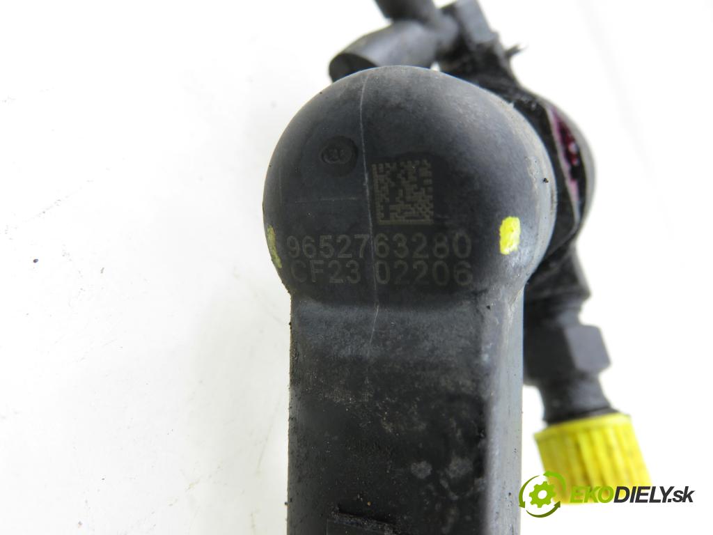 FORD FIESTA V (JH_, JD_) HB 2004 50,00 1.4 TDCi 68 - F6JB 1399,00 vstrekovač 9652763280 (Vstrekovač paliva)