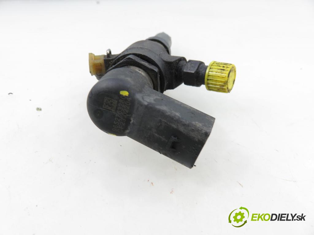 FORD FIESTA V (JH_, JD_) HB 2004 50,00 1.4 TDCi 68 - F6JB 1399,00 vstrekovač 9652763280 (Vstrekovač paliva)