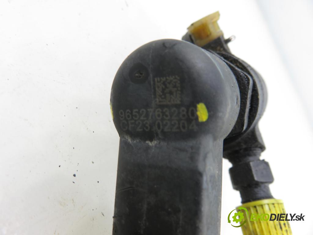 FORD FIESTA V (JH_, JD_) HB 2004 50,00 1.4 TDCi 68 - F6JB 1399,00 vstrekovač 9652763280 (Vstrekovač paliva)