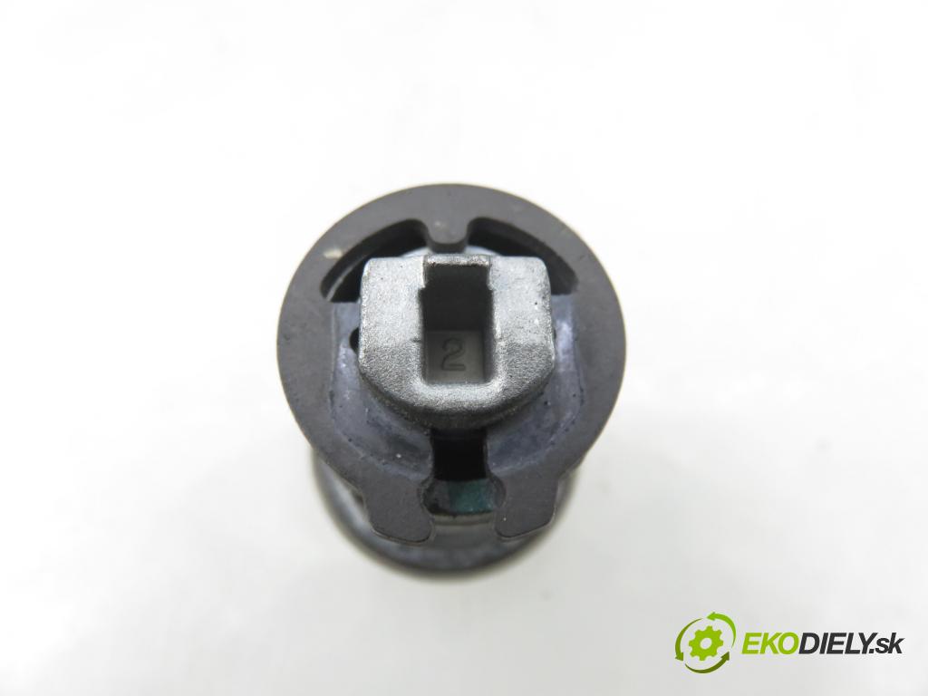 FORD TRANSIT Furgon (FA_ _) FURGON 2000 66,00 2.4 DI (FAA_, FAB_, FAC_, FAD_) - D2FA 2402,00 zámky / KOMPL