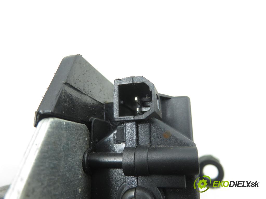 FIAT CROMA (194_) KOMBI 2008 147,00 2.4 D Multijet 200 - 939 A3.000 2387,00 zámok dverí kufor EL. 650068