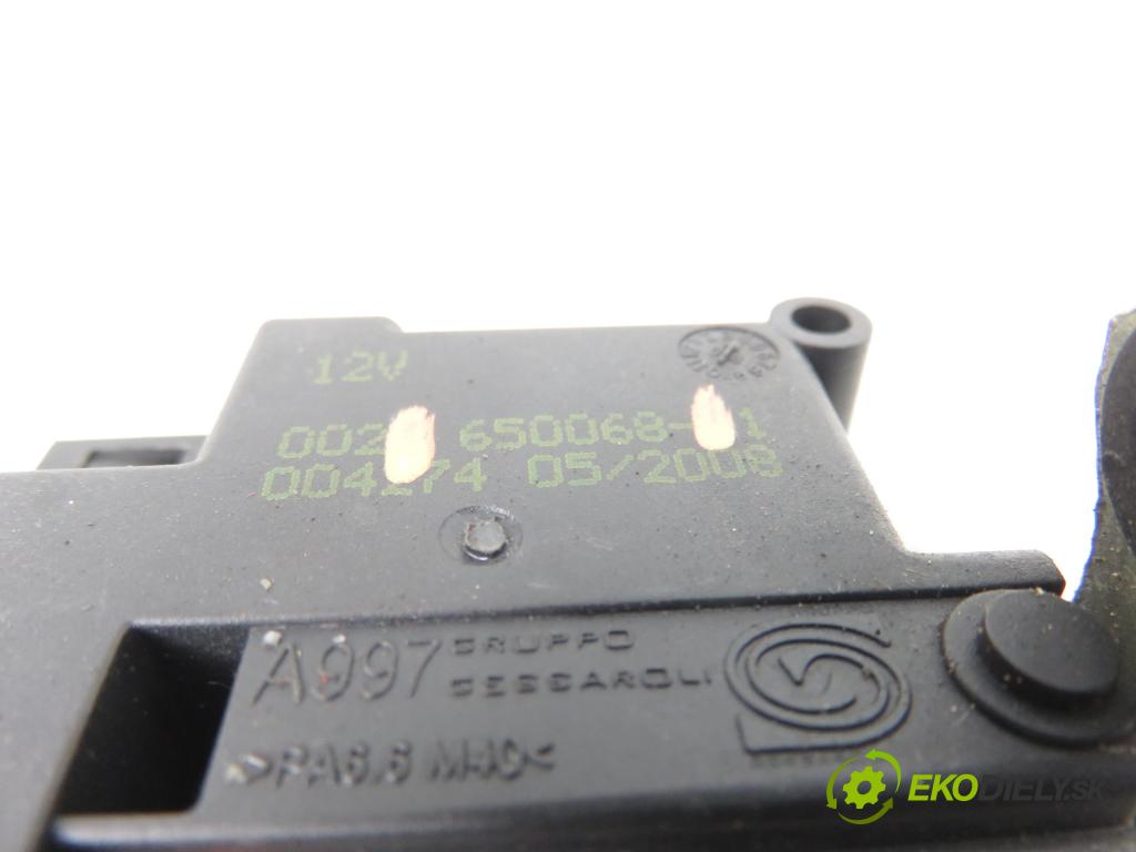 FIAT CROMA (194_) KOMBI 2008 147,00 2.4 D Multijet 200 - 939 A3.000 2387,00 zámok dverí kufor EL. 650068