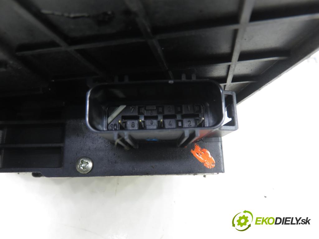 FORD FIESTA V (JH_, JD_) HB 2004 55,00 1.25 16V - FUJA 1242,00 zámok 2S61A219A65AAF