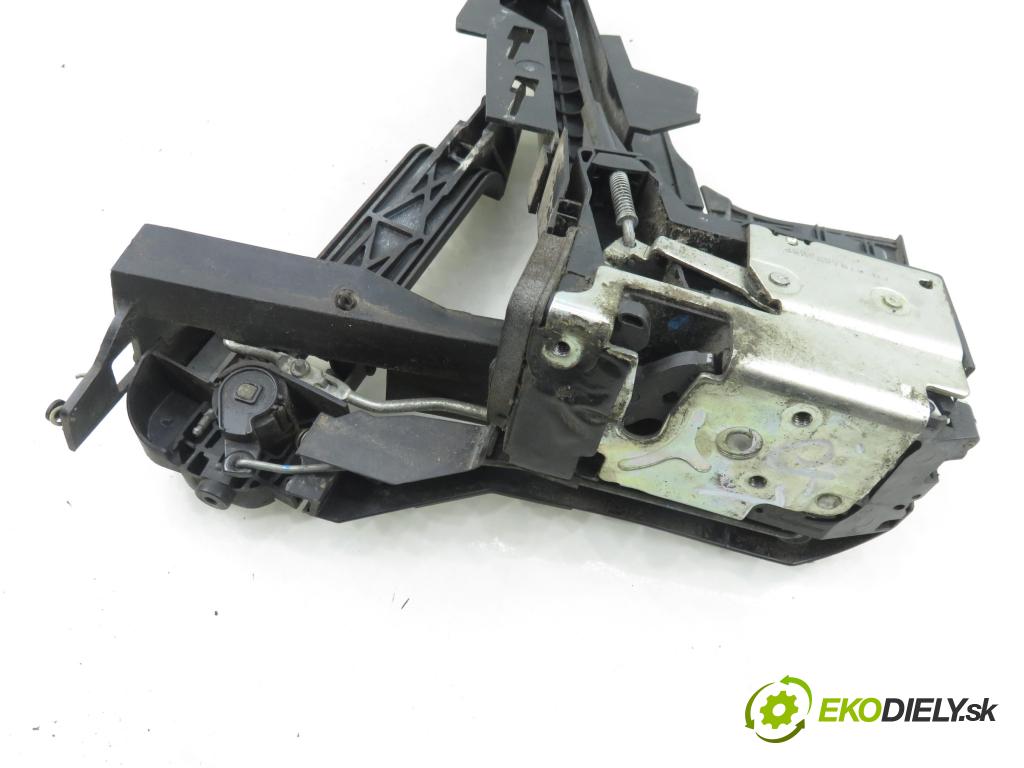 FORD FIESTA V (JH_, JD_) HB 2004 55,00 1.25 16V - FUJA 1242,00 zámok 2S61A219A65AAF