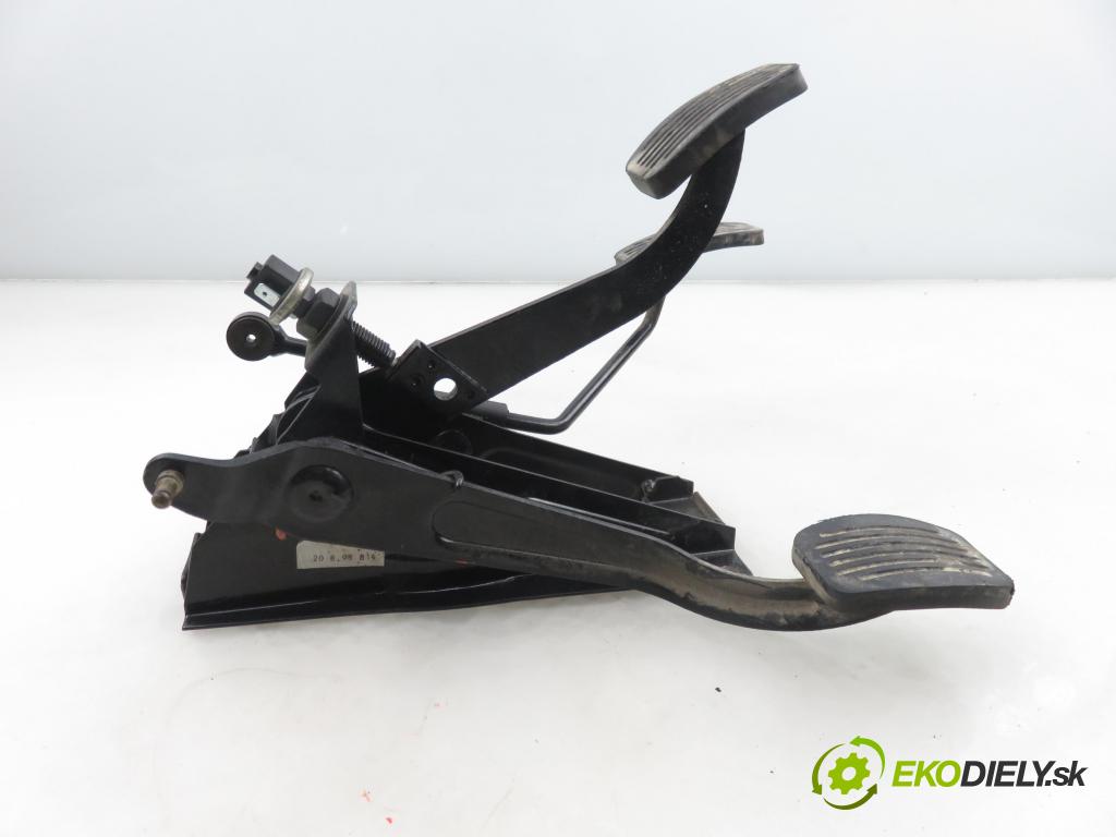 SKODA FELICIA II (6U1) HB 2000 55,00 1.6 MPI 75 - AEE 1598,00 PEDALY: 6U1721031