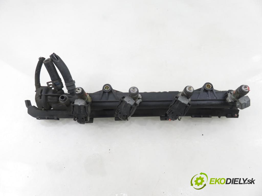 SKODA FELICIA II (6U1) HB 2000 55,00 1.6 MPI 75 - AEE 1598,00 Lišta vstrekovacia 032133319 (Vstrekovacia lišta)