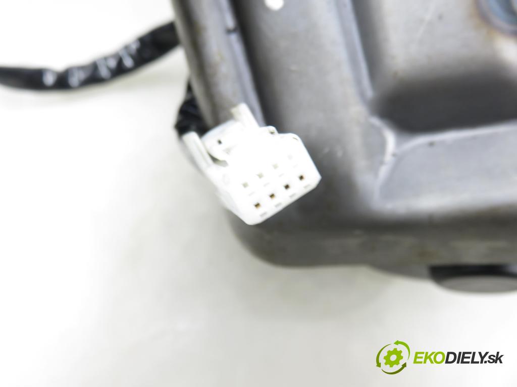 TOYOTA YARIS (_P1_) HB 2004 50,00 1.0 VVT- i 68 - 1SZ-FE 998,00 serv/podporovanie elektrické 6900000472 ; 452000D031 ; 896500D030