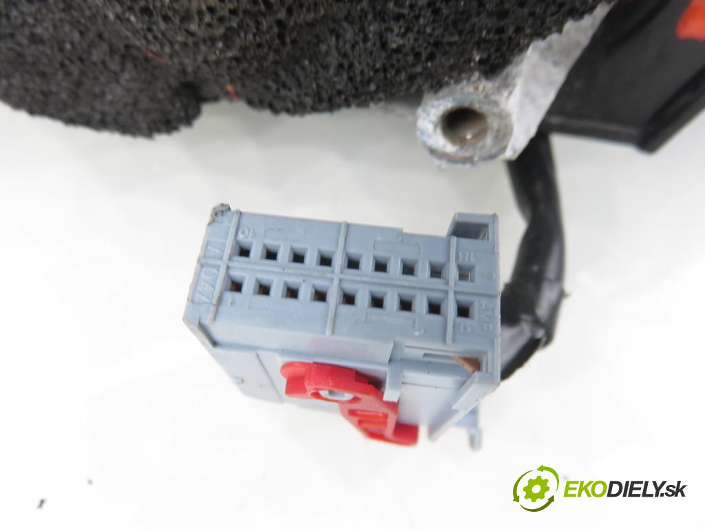 FIAT CROMA (194_) KOMBI 2008 147,00 2.4 D Multijet 200 - 939 A3.000 2387,00 zpětné zrcátko