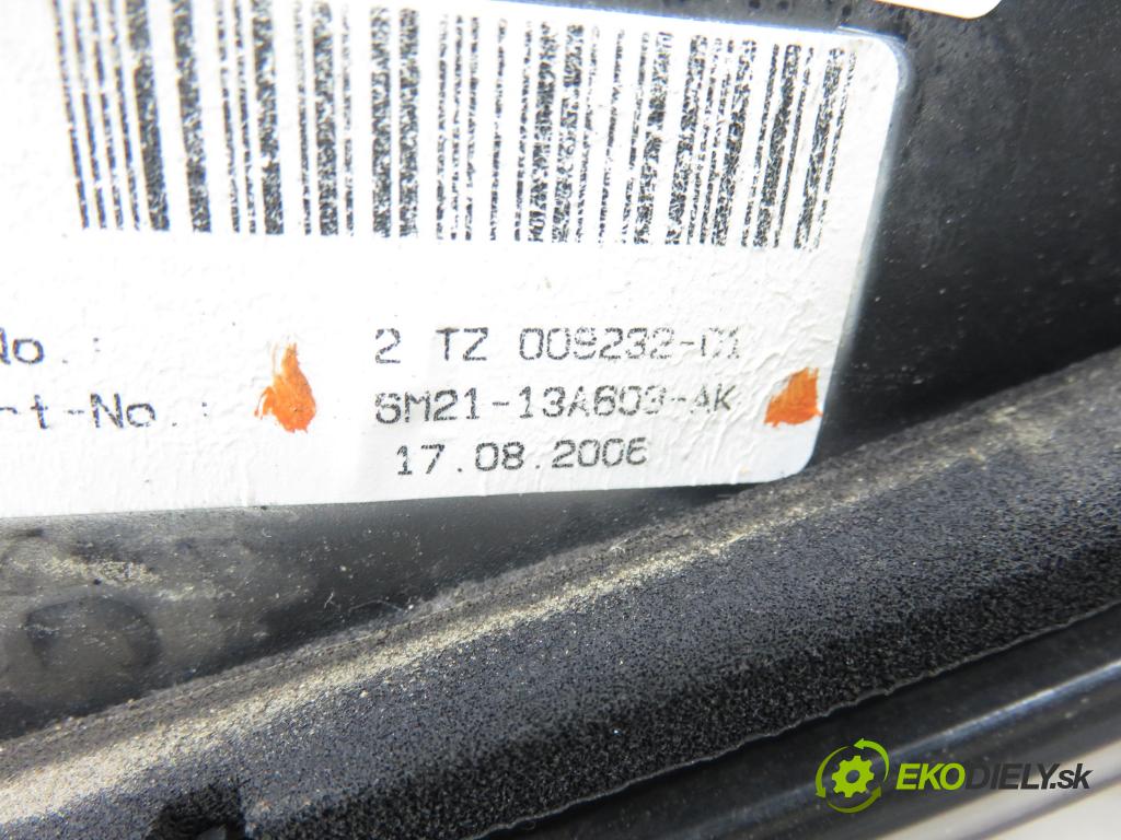 FORD S-MAX (WA6) MINIVAN 2006 103,00 2.0 TDCi - QXWA 1997,00 světlo levé zadní kufr 6M2113A603AK