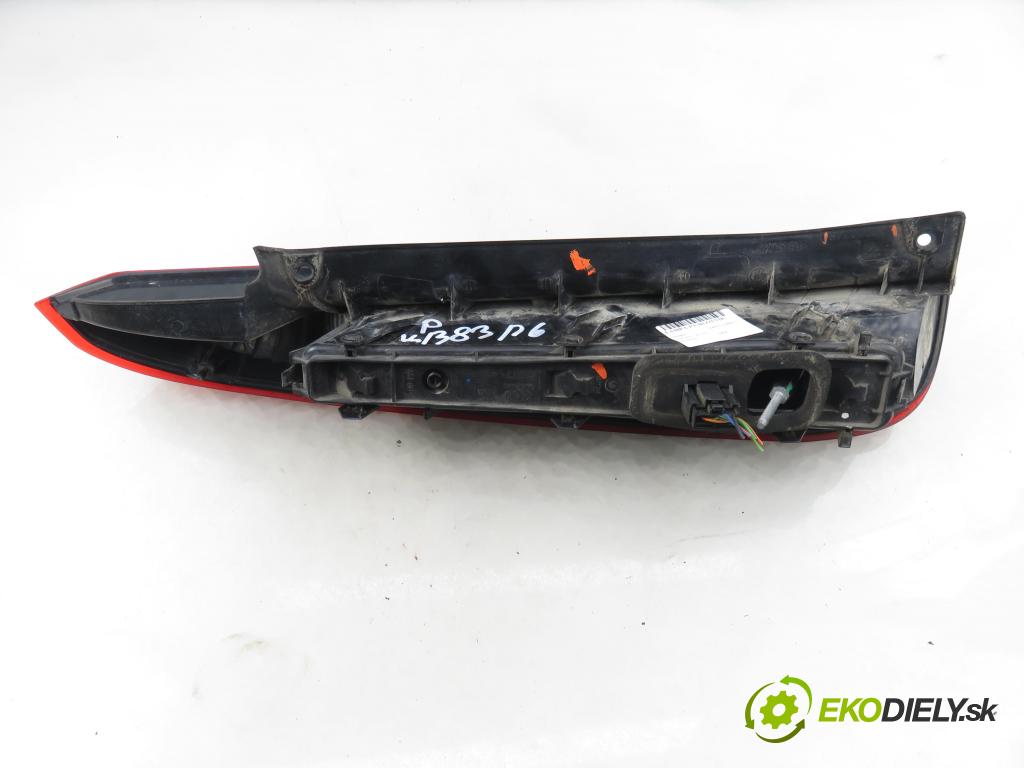 FORD FIESTA V (JH_, JD_) HB 2004 55,00 1.25 16V - FUJA 1242,00 Svetlo pravé zadné 20010748