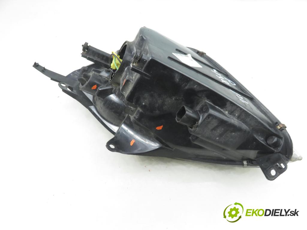 FORD FIESTA V (JH_, JD_) HB 2004 55,00 1.25 16V - FUJA 1242,00 Svetlo PP