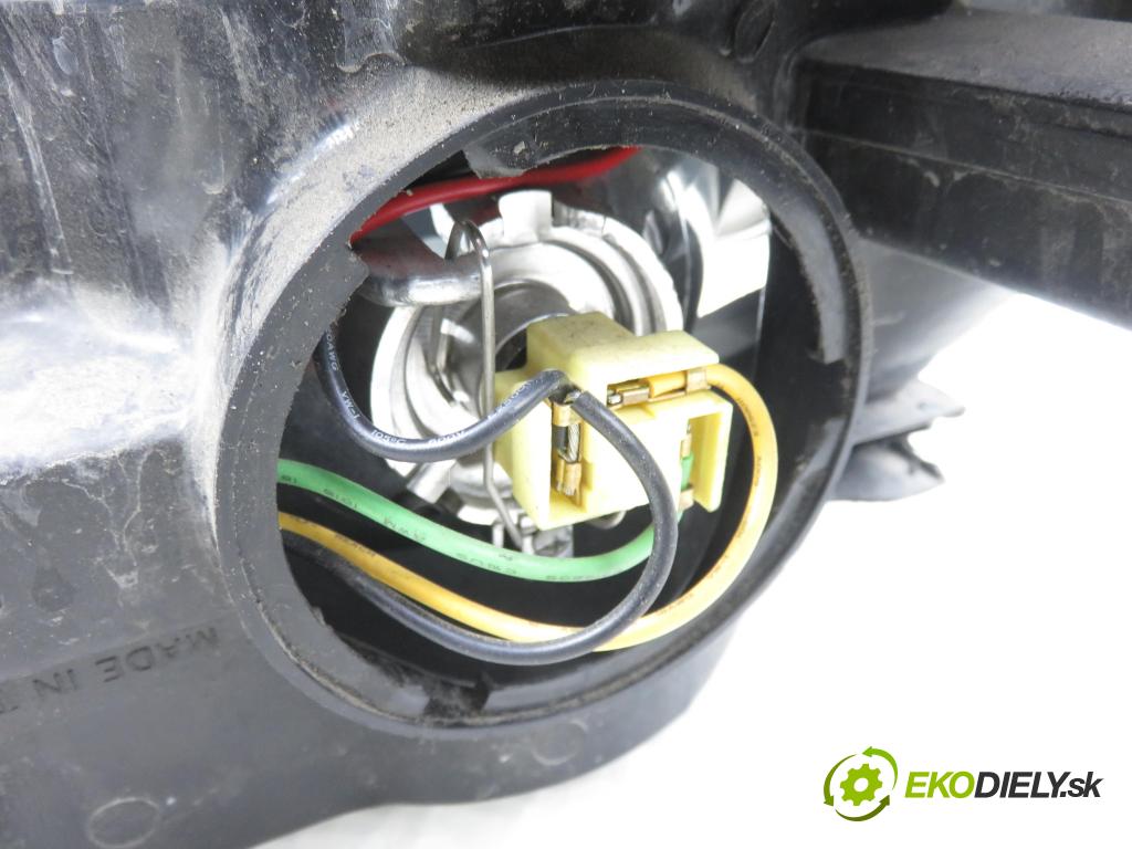 FORD FIESTA V (JH_, JD_) HB 2004 55,00 1.25 16V - FUJA 1242,00 Svetlo PP