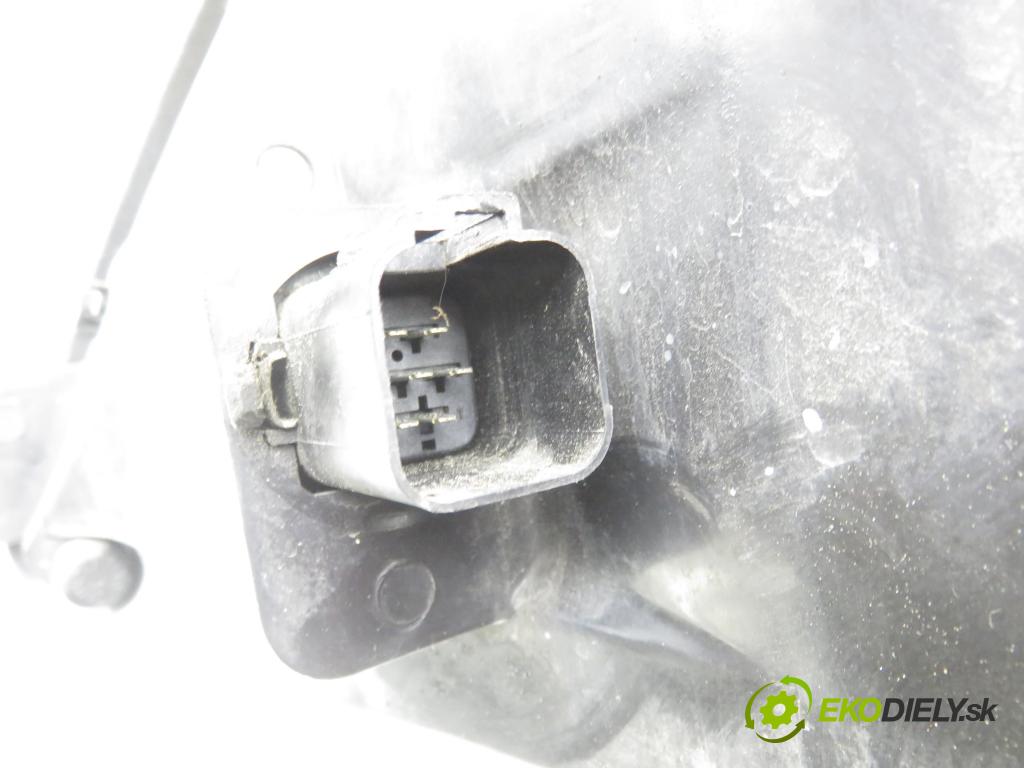 FORD FIESTA V (JH_, JD_) HB 2004 55,00 1.25 16V - FUJA 1242,00 Svetlo PP