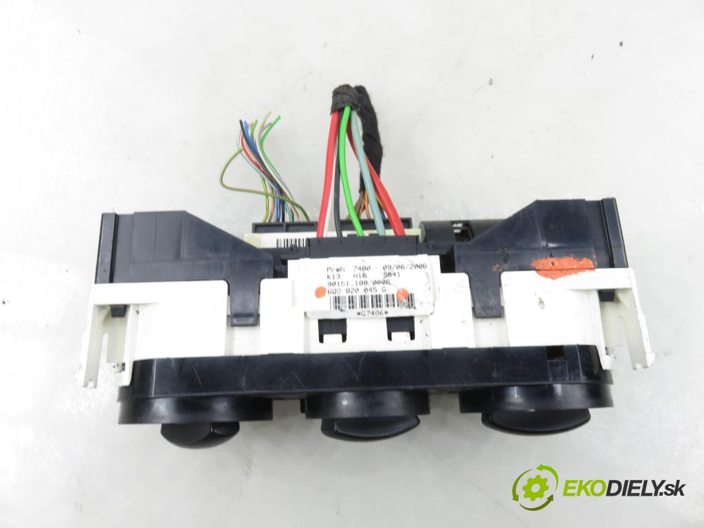 VW POLO (9N_) HB 2006 51,00 1.4 TDI - BNM 1422,00 Panel kúrenia KLIMATIZACE: 6Q0820045G