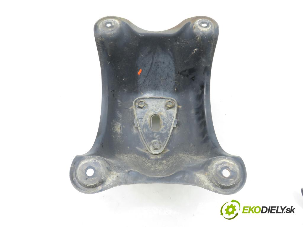 TOYOTA RAV 4 I (_A1_) SUV 1994 95,00 2.0 4WD - 3S-FE 1998,00 Vešiak: KOLA: ZÁLOHOVANIE: