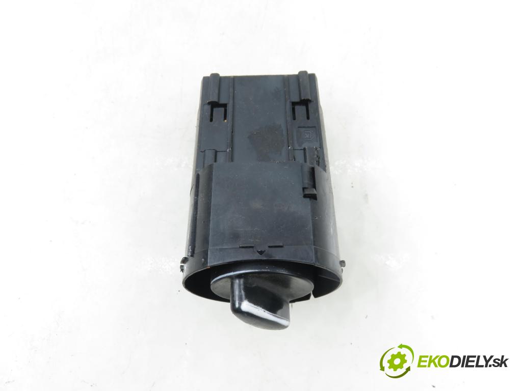 SEAT TOLEDO II (1M2) SEDAN 2003 81,00 1.9 TDI - ASV 1896,00 přepínač světla 1M1941531K