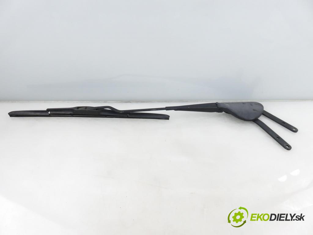 MERCEDES-BENZ KLASA C coupe (CL203) COUPE 2001 120,00 C 200 Kompressor (203.745) - M 111.955 1998,00 RAMENO: stěrače PP A2038200644