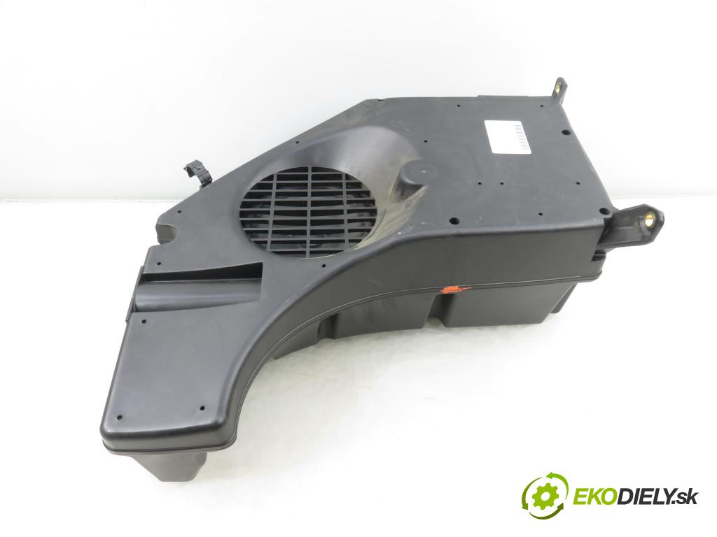 FIAT CROMA (194_) KOMBI 2008 147,00 2.4 D Multijet 200 - 939 A3.000 2387,00 subwoofer 51836116 (Audio zařízení)