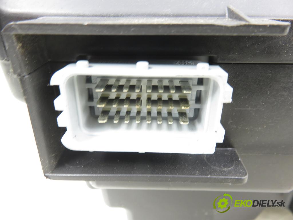 FIAT CROMA (194_) KOMBI 2008 147,00 2.4 D Multijet 200 - 939 A3.000 2387,00 subwoofer 51836116 (Audio zariadenie)