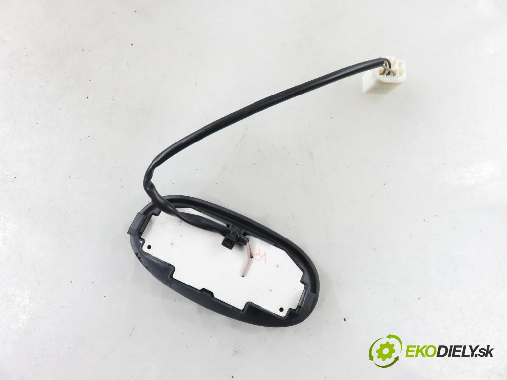 TOYOTA YARIS (_P1_) HB 2004 64,00 1.3 VVTi 87 - 2SZ-FE 1298,00 Prístrojovka elektrický