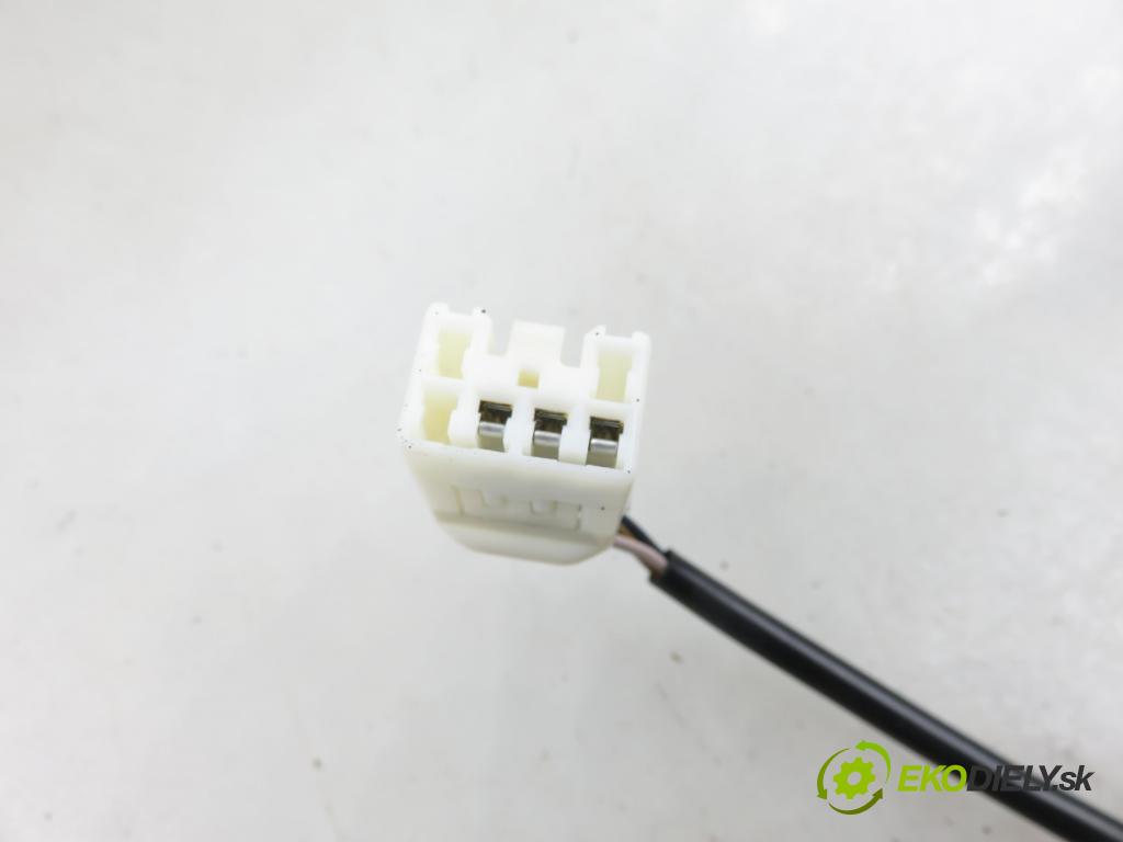 TOYOTA YARIS (_P1_) HB 2004 64,00 1.3 VVTi 87 - 2SZ-FE 1298,00 Prístrojovka elektrický