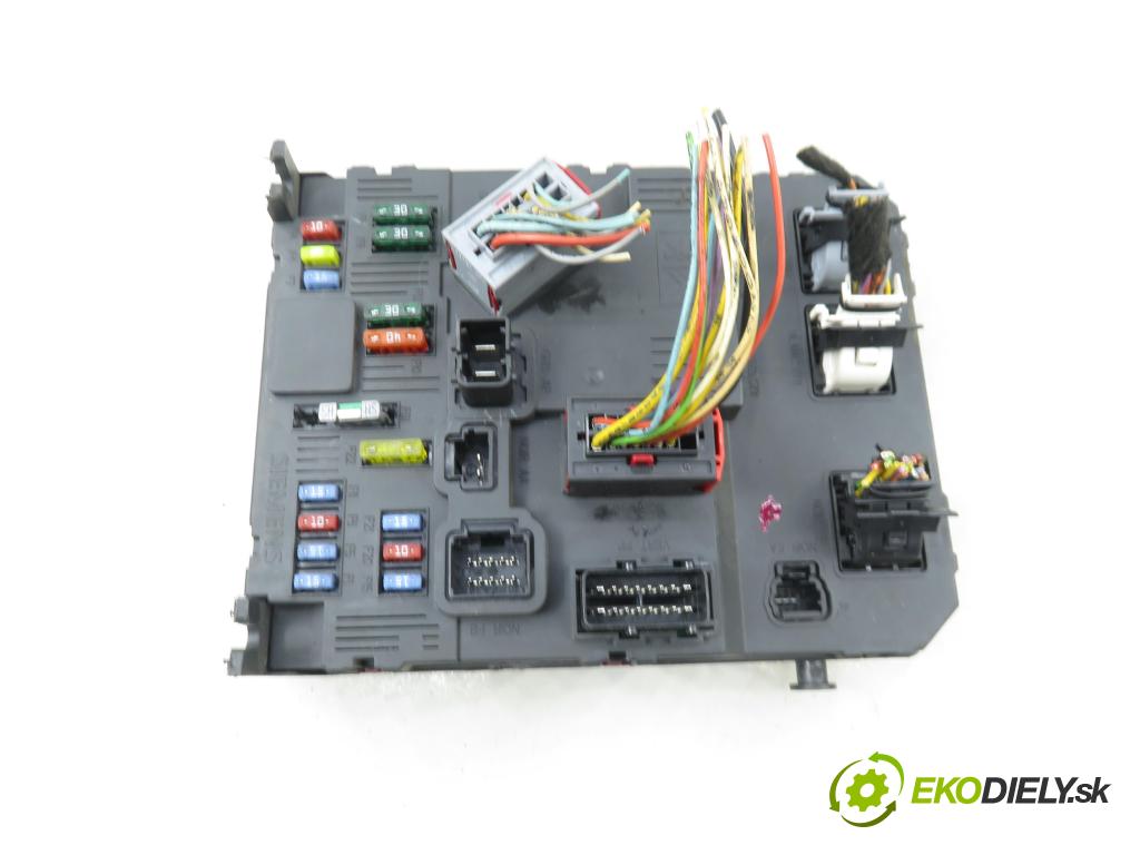 PEUGEOT 206 liftback (2A/C) HB 2007 50,00 1.4 HDi 8V 70 - 8HZ 1398,00 MODUL BSI S118085220F ; 9657999780