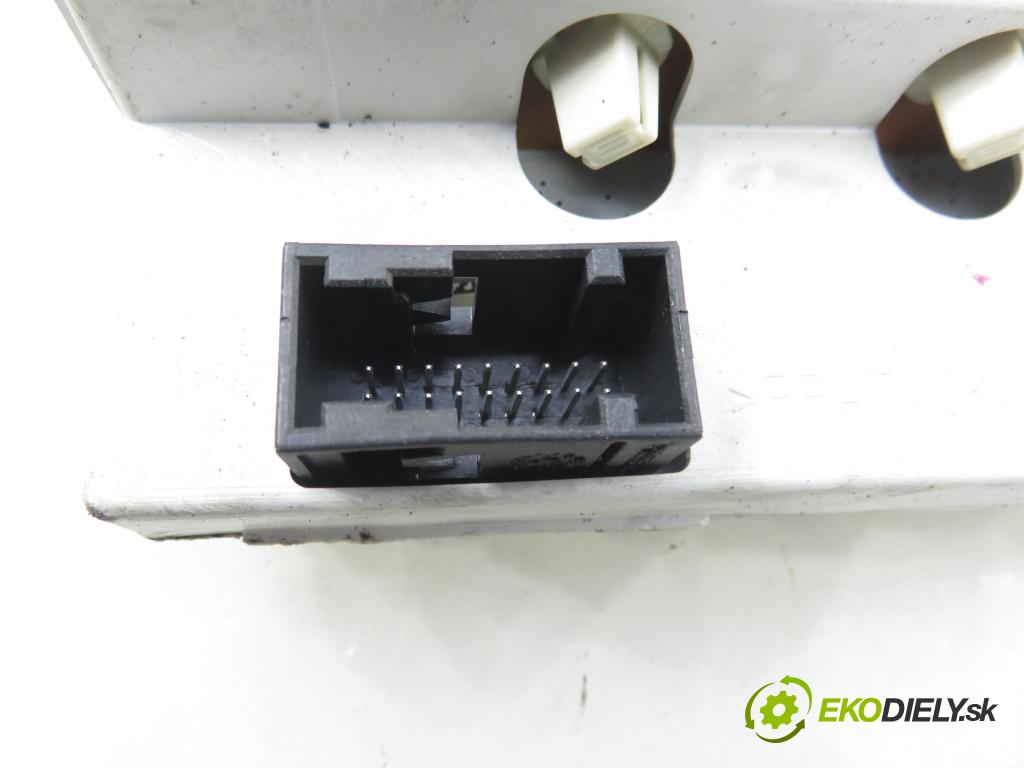 PEUGEOT 206 liftback (2A/C) HB 2007 50,00 1.4 HDi 8V 70 - 8HZ 1398,00 ZOBRAZIT: 96613334XT