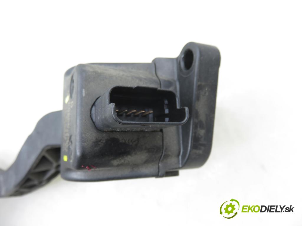 PEUGEOT 206 liftback (2A/C) HB 2007 50,00 1.4 HDi 8V 70 - 8HZ 1398,00 Potenciometer plynu 9659449880 ; 0280755074 (Potenciometer plynového pedálu)