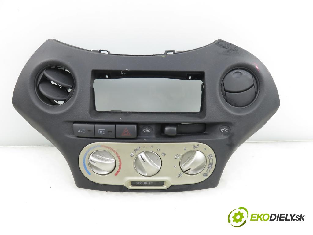 TOYOTA YARIS (_P1_) HB 2004 64,00 1.3 VVTi 87 - 2SZ-FE 1298,00 Panel kúrenia KLIMATIZACE: 554050D110