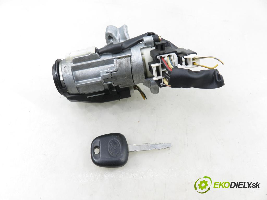 TOYOTA YARIS (_P1_) HB 2004 50,00 1.0 VVT- i 68 - 1SZ-FE 998,00 spinačka 450200D01 ; 897830D010 (Spínacia skrinka)