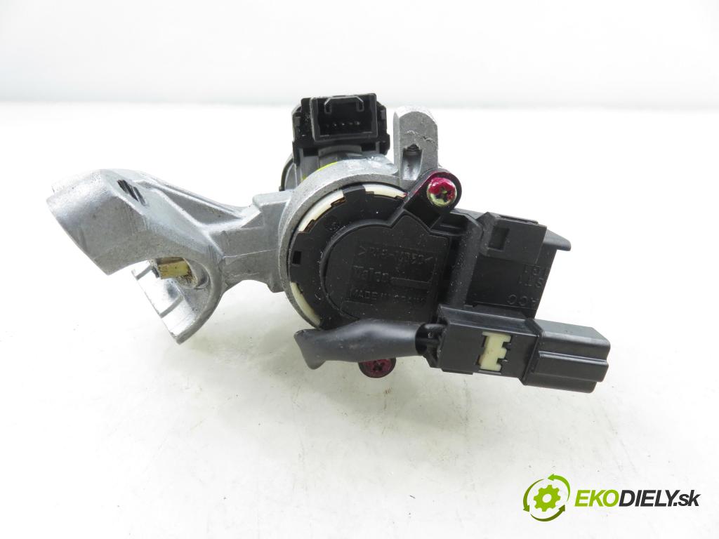 TOYOTA YARIS (_P1_) HB 2004 50,00 1.0 VVT- i 68 - 1SZ-FE 998,00 spinačka 450200D01 ; 897830D010 (Spínacia skrinka)