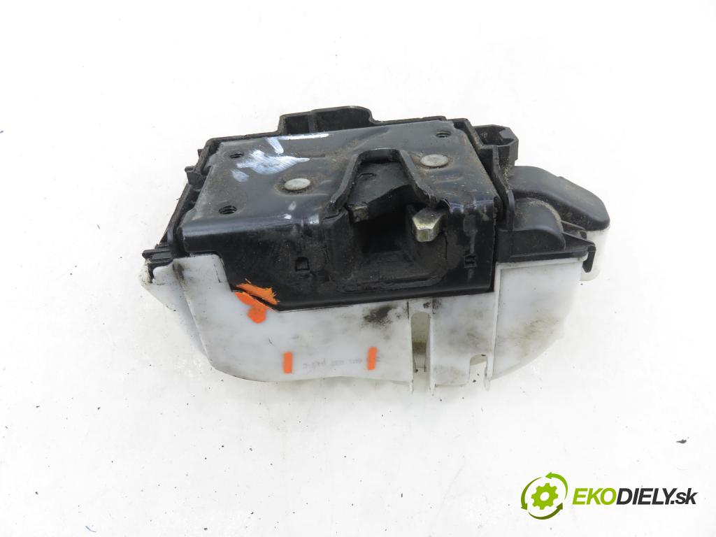 VW POLO (6N2) HB 2000 37,00 1.0 MPI 50 - AUC 999,00 zámok LPM 6N1837015C