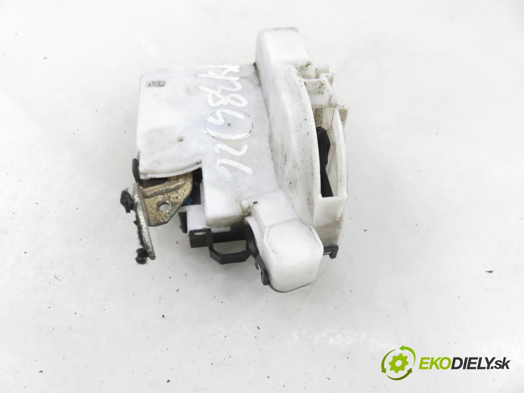 VW POLO (6N2) HB 2000 37,00 1.0 MPI 50 - AUC 999,00 zámok 6N1837015C