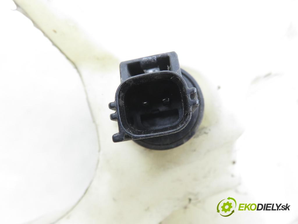 FORD S-MAX (WA6) MINIVAN 2006 103,00 2.0 TDCi - QXWA 1997,00 nádržka ostřikovačů 6G9112A659AB (Klika dveří ostatní)