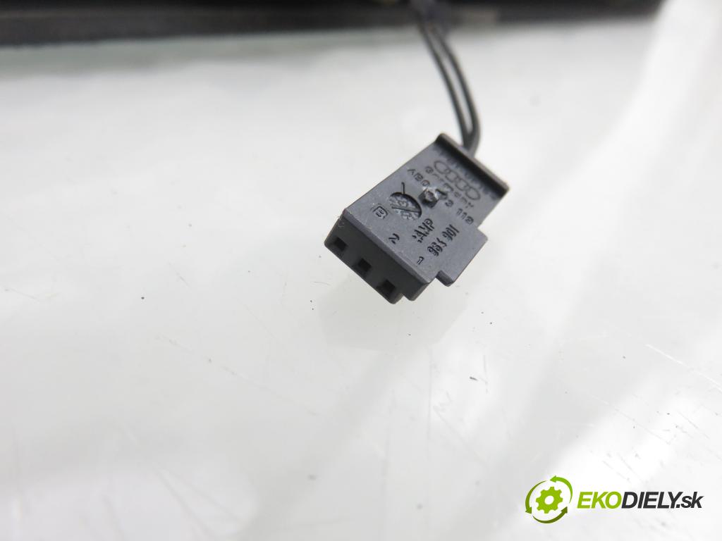 AUDI A4 Avant (8E5, B6) KOMBI 2003 96,00 1.9 TDI PD 130 - AVF 1896,00 Okno dverí pravé zadné