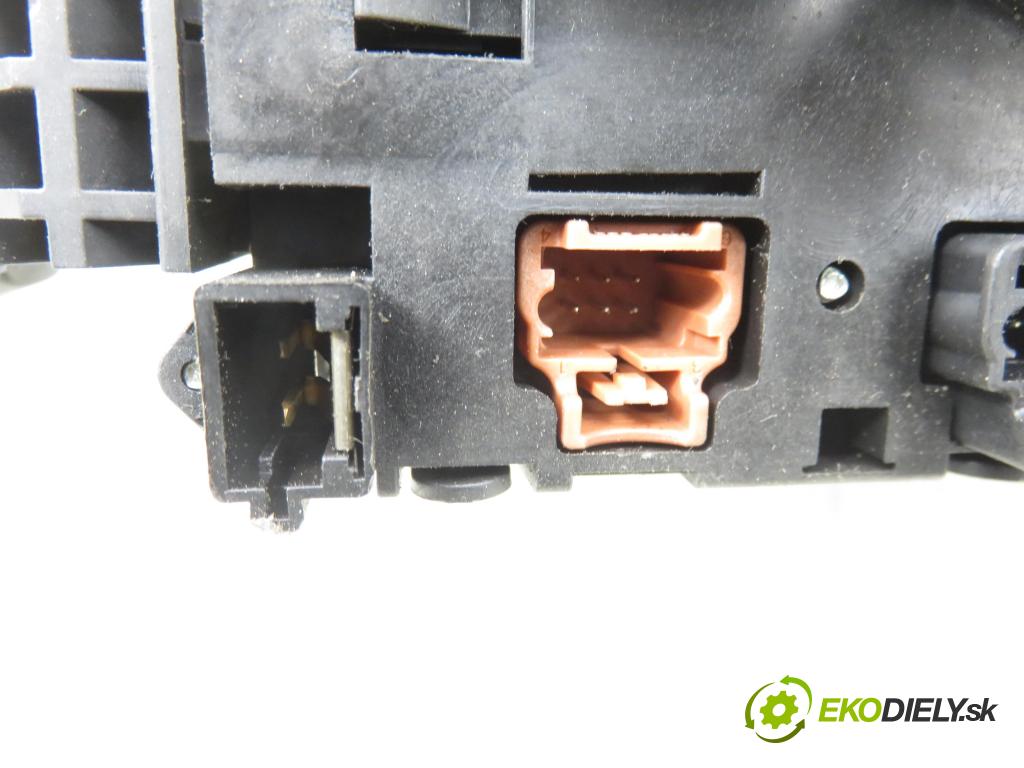 PEUGEOT 307 (3A/C) HB 2002 66,00 2.0 HDi 90 - RHY (DW10TD) 1997,00 páčka/prepínač VS34572468