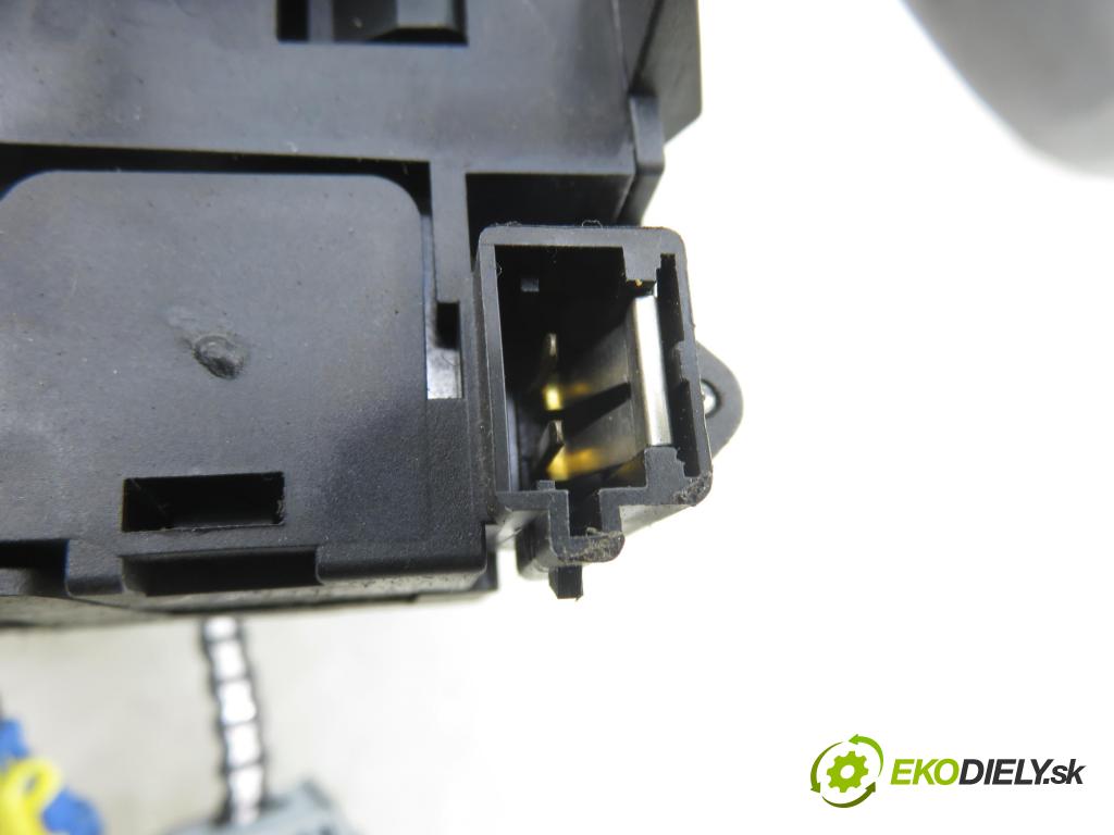 PEUGEOT 307 (3A/C) HB 2002 66,00 2.0 HDi 90 - RHY (DW10TD) 1997,00 páčka/prepínač VS34572468