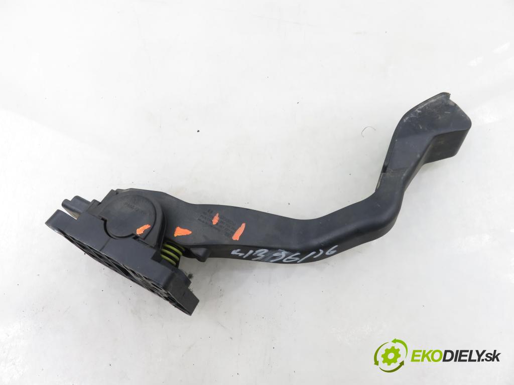 PEUGEOT 307 (3A/C) HB 2002 66,00 2.0 HDi 90 - RHY (DW10TD) 1997,00 potenciometr plynového pedálu 0280752251 ; 9646702180 (Potenciometr plynového pedálu)