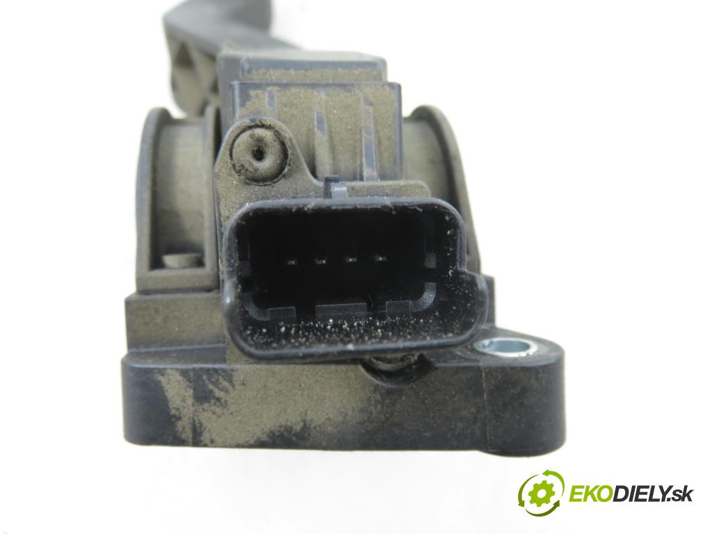 PEUGEOT 307 (3A/C) HB 2002 66,00 2.0 HDi 90 - RHY (DW10TD) 1997,00 potenciometr plynového pedálu 0280752251 ; 9646702180 (Potenciometr plynového pedálu)