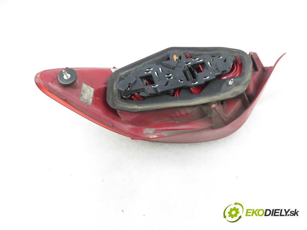 PEUGEOT 307 (3A/C) HB 2002 66,00 2.0 HDi 90 - RHY (DW10TD) 1997,00 Svetlo ľavé zadné