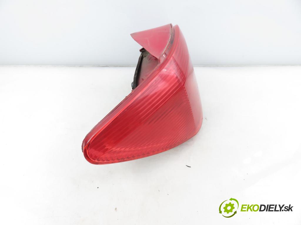 PEUGEOT 307 (3A/C) HB 2002 66,00 2.0 HDi 90 - RHY (DW10TD) 1997,00 Svetlo ľavé zadné