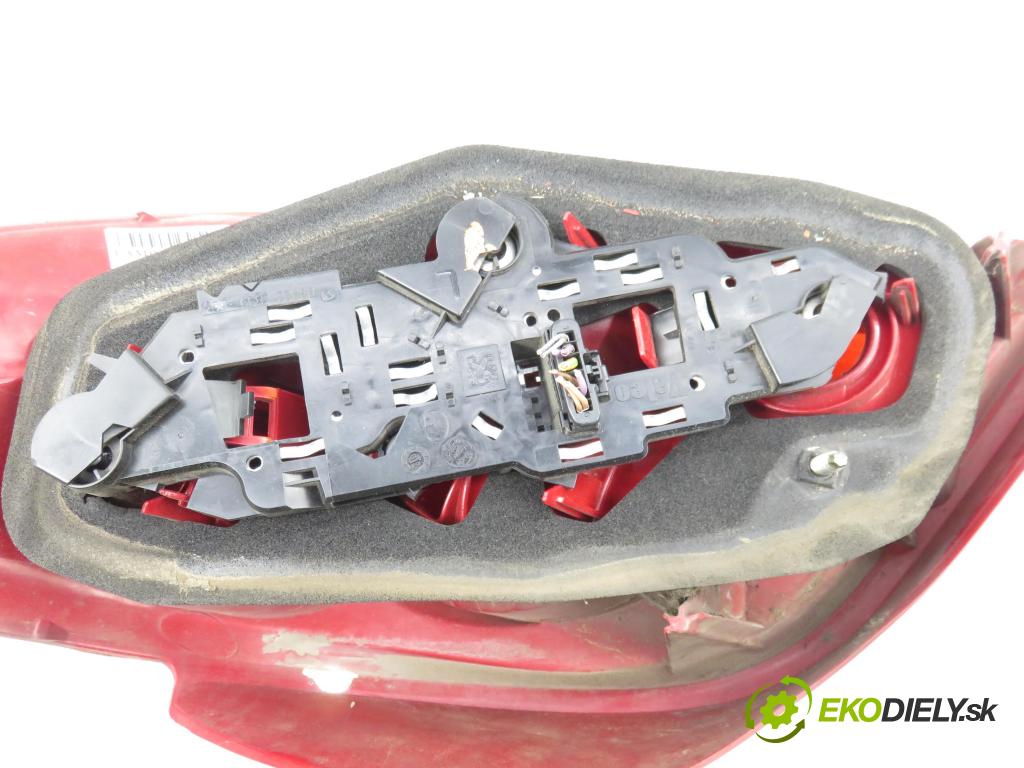 PEUGEOT 307 (3A/C) HB 2002 66,00 2.0 HDi 90 - RHY (DW10TD) 1997,00 Svetlo ľavé zadné