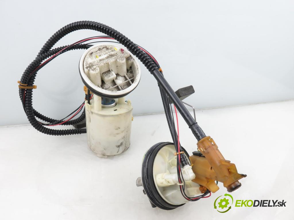 MERCEDES-BENZ KLASA C coupe (CL203) COUPE 2001 120,00 C 200 Kompressor (203.745) - M 111.955 1998,00 pumpa paliva 2034700041 ; 2034701394