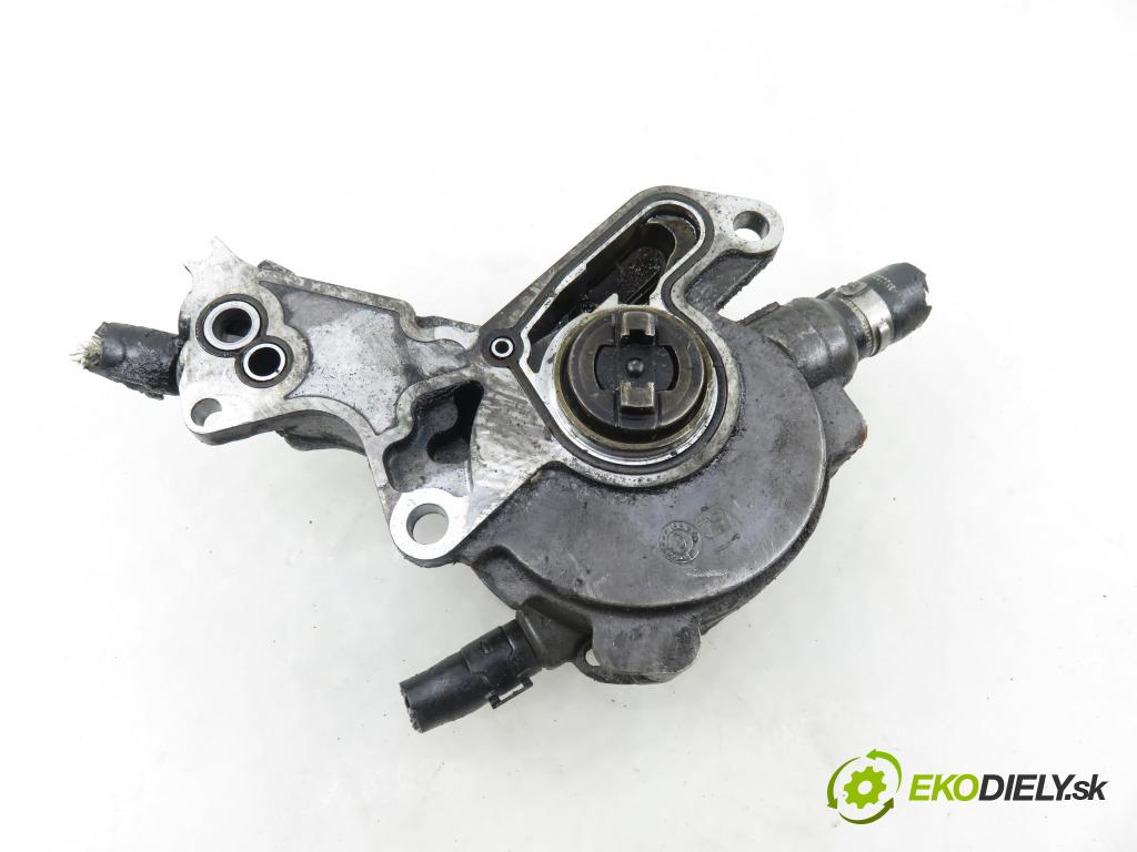 AUDI A4 (8D2, B5) SEDAN 2000 85,00 1.9 TDI - AJM 1896,00 pumpa vakuová 038145209A