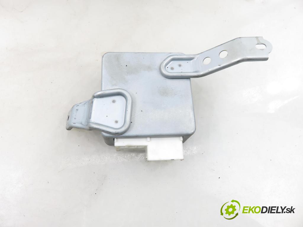 TOYOTA YARIS (_P1_) HB 2004 64,00 1.3 VVTi 87 - 2SZ-FE 1298,00 serv/podporovanie elektrické 6900000472 ; 452000D031 ; 896500D030