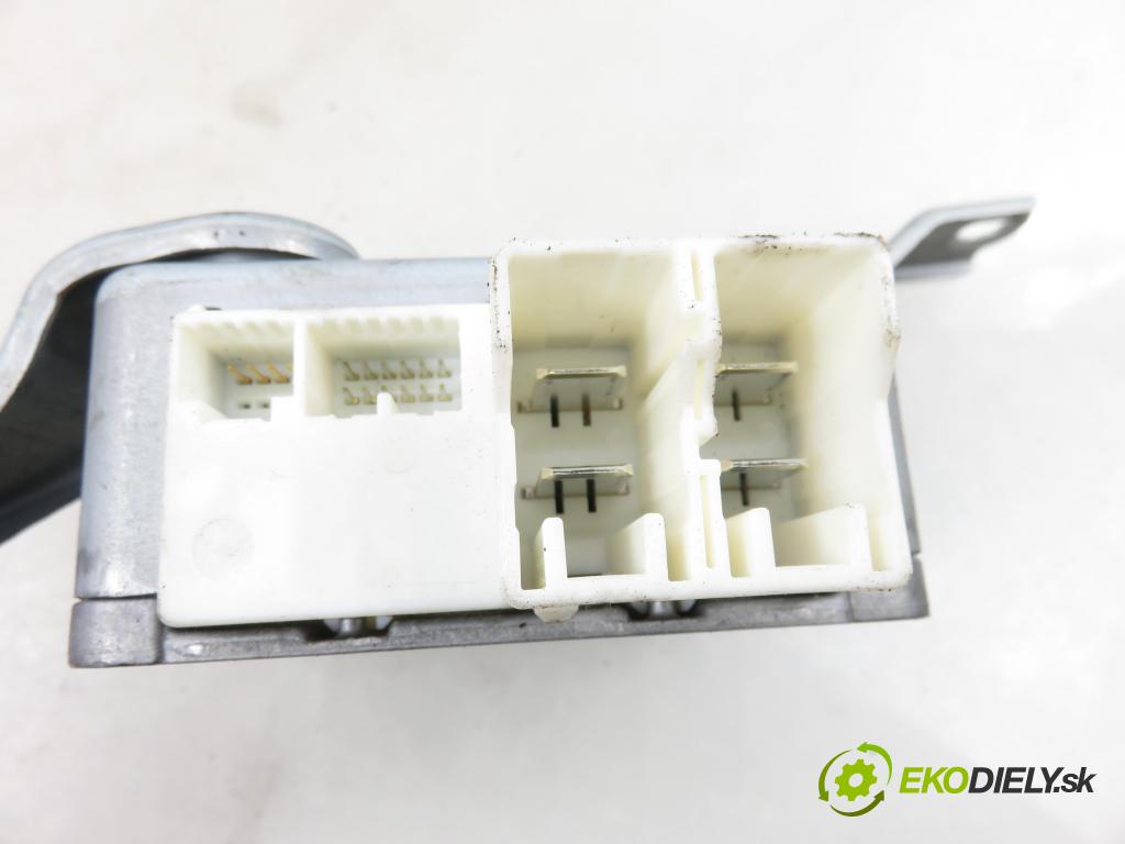 TOYOTA YARIS (_P1_) HB 2004 64,00 1.3 VVTi 87 - 2SZ-FE 1298,00 serv/podporovanie elektrické 6900000472 ; 452000D031 ; 896500D030